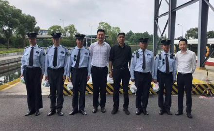 【SMS慰問(wèn)】“高溫慰問(wèn)送清涼 防暑降溫保安全”——三毛保安服務(wù)有限公司開(kāi)展高溫慰問(wèn)活動(dòng)